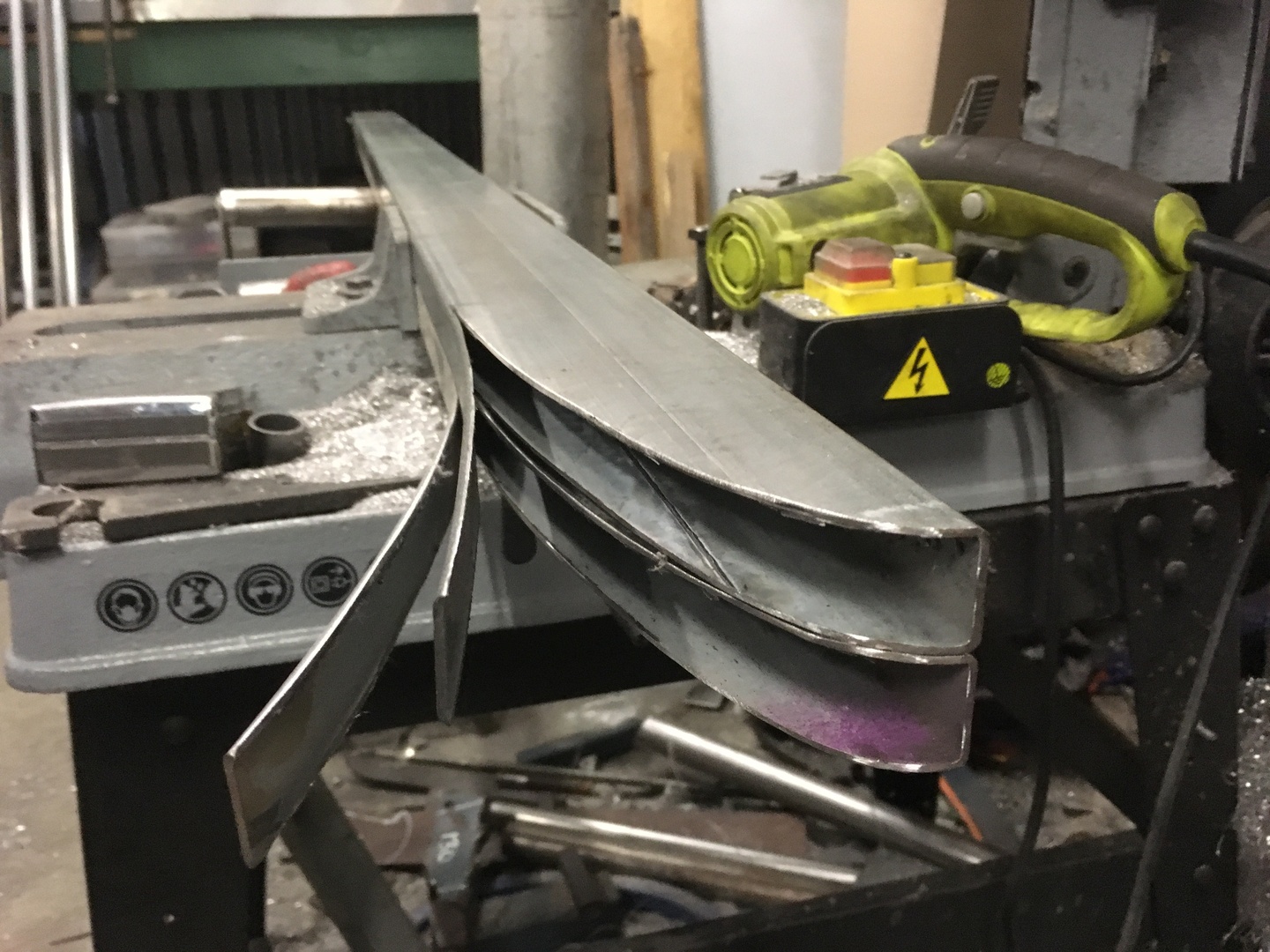 Make sure that both rails are even