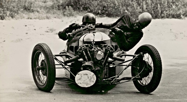 three-wheeler